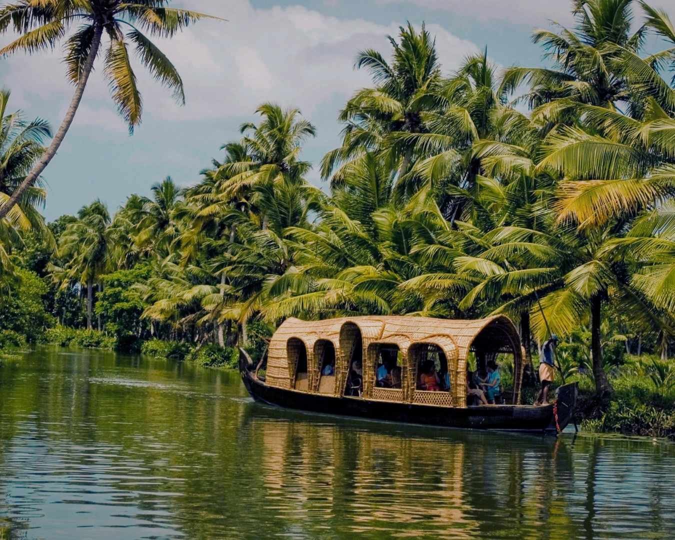 Kerala Backwaters & Hills